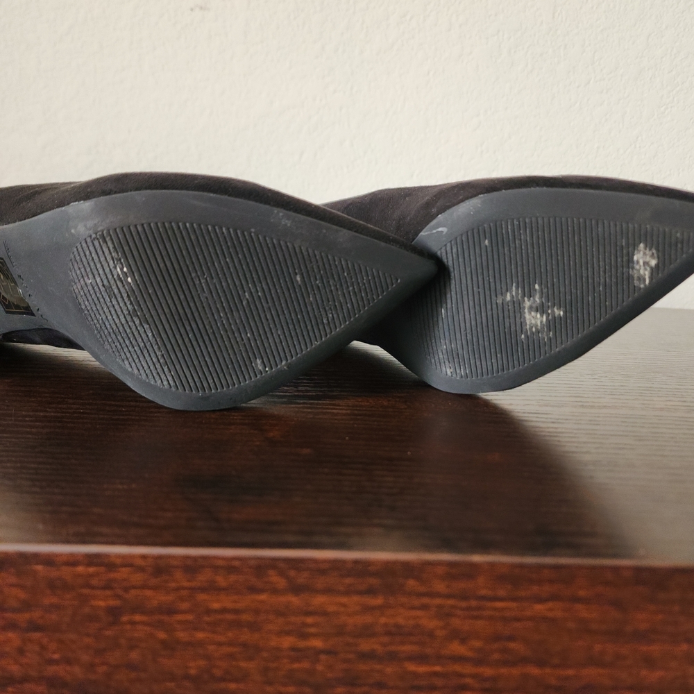 Elegant Black Women's Pointy Toe Heels Size: 7.5 - Picture 6 of 10